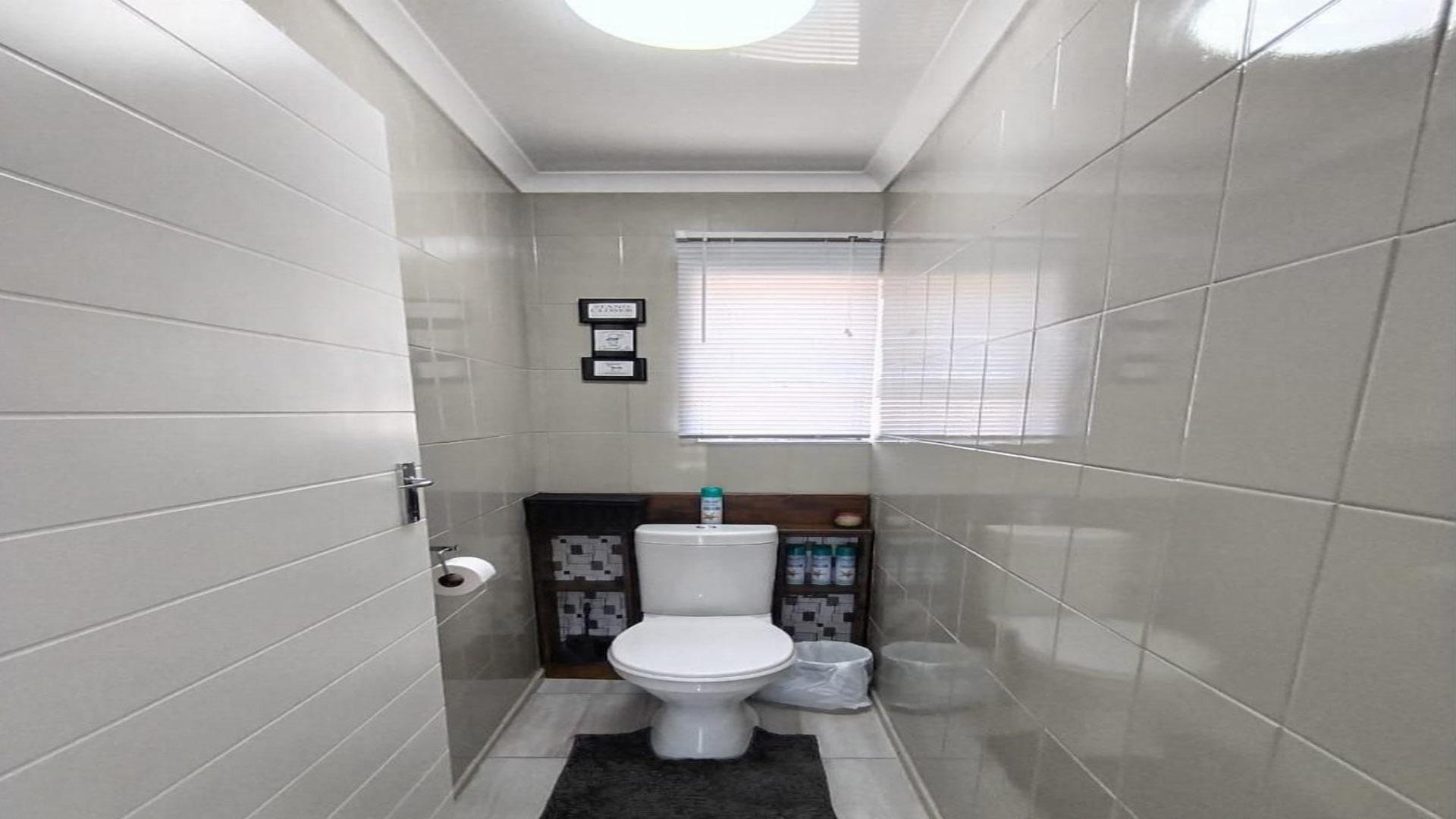 Guest Toilet of property in Westridge CP