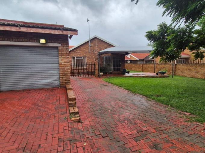 3 Bedroom House for Sale For Sale in Rustenburg - MR669586