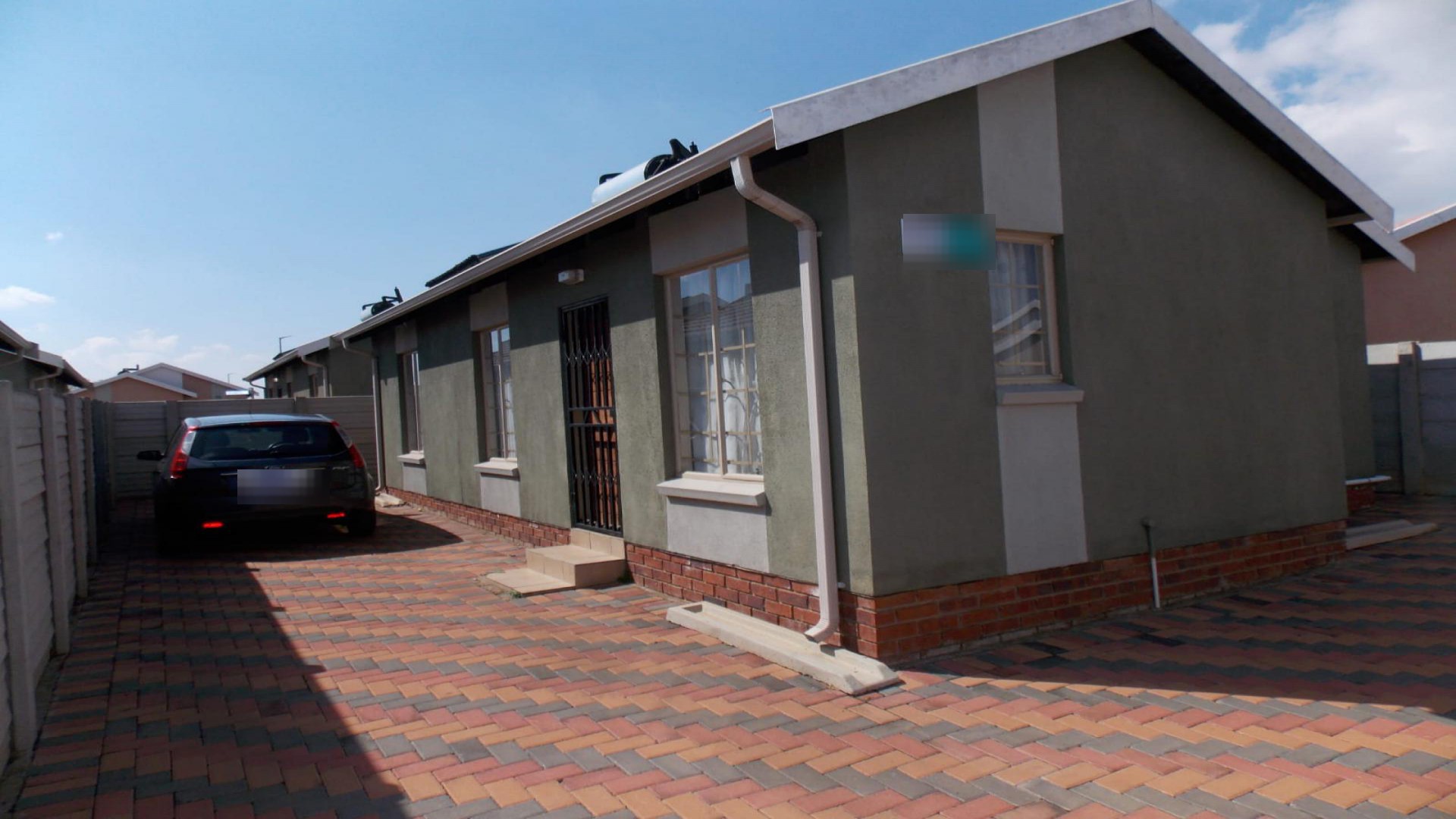 Front View of property in Palm Ridge