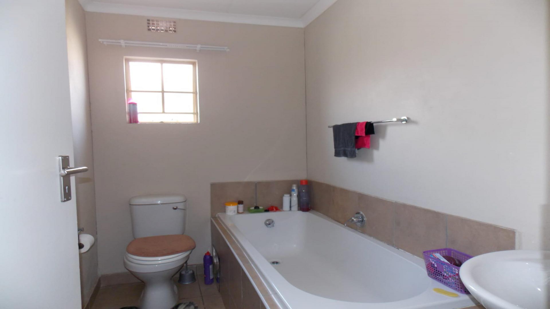 Bathroom 1 of property in Palm Ridge