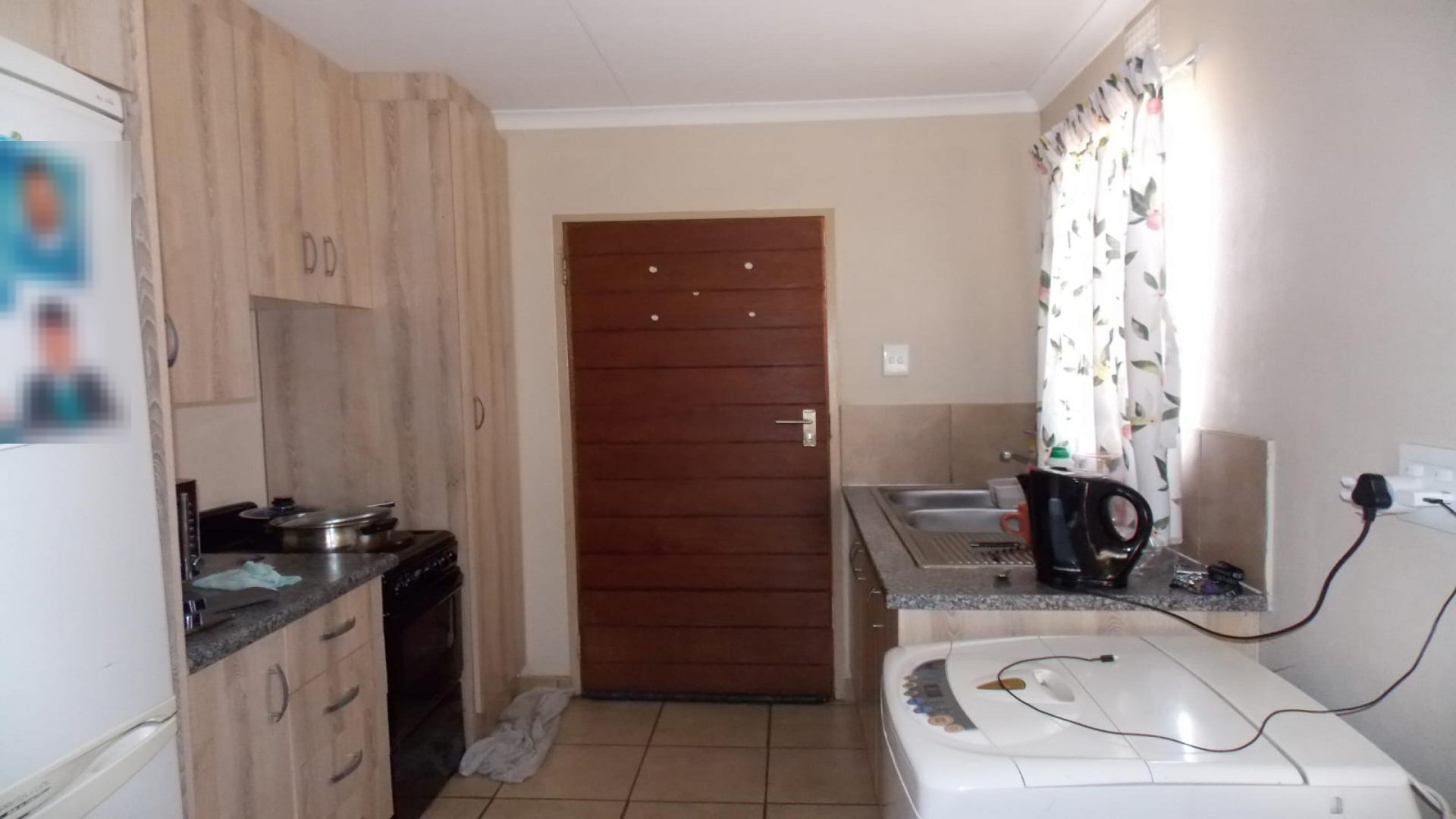 Kitchen of property in Palm Ridge