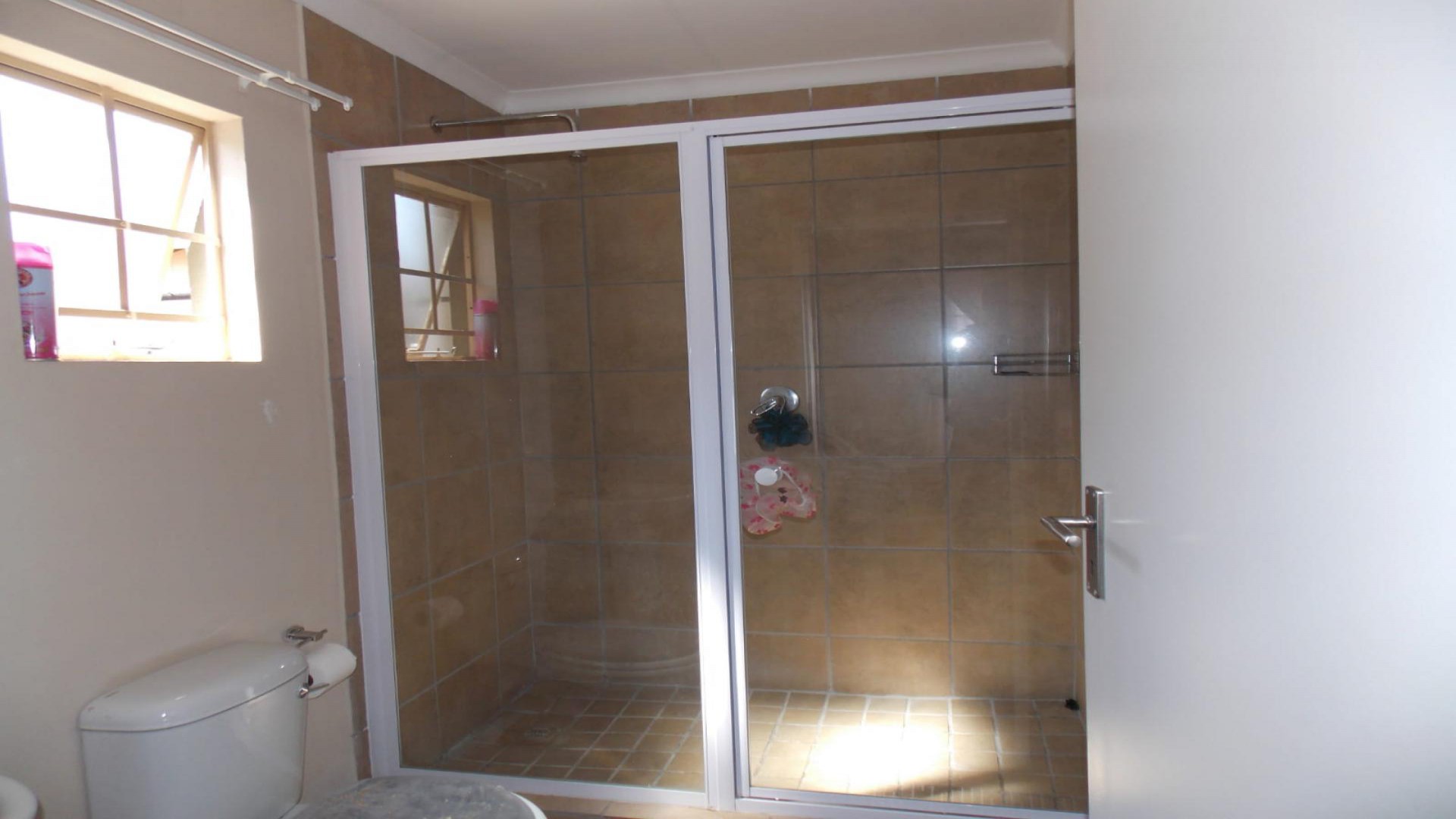 Bathroom 2 of property in Palm Ridge