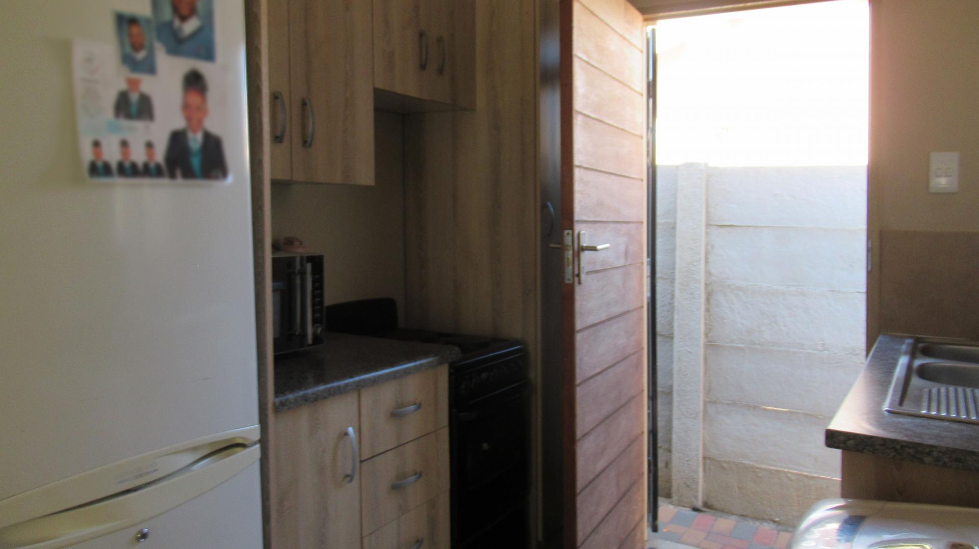 Kitchen - 6 square meters of property in Palm Ridge