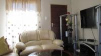 Lounges - 12 square meters of property in Palm Ridge