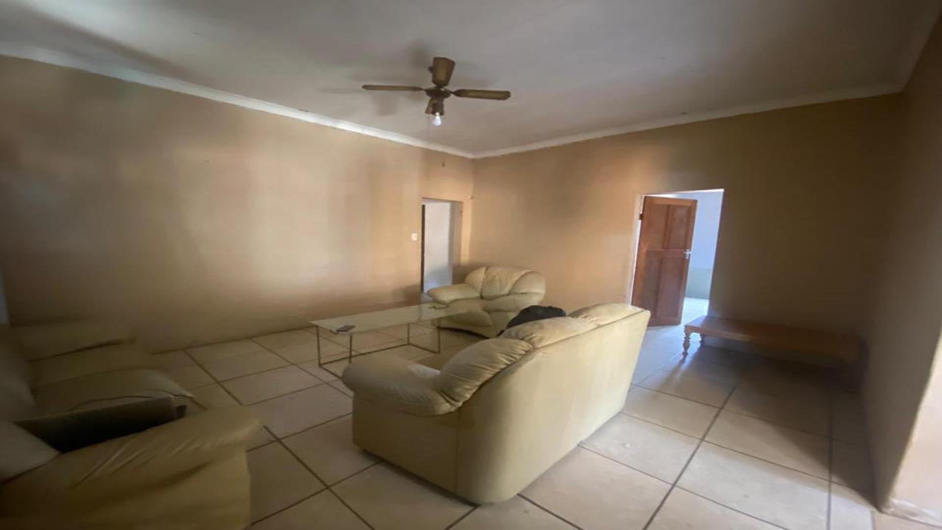 Lounges of property in Hammanskraal