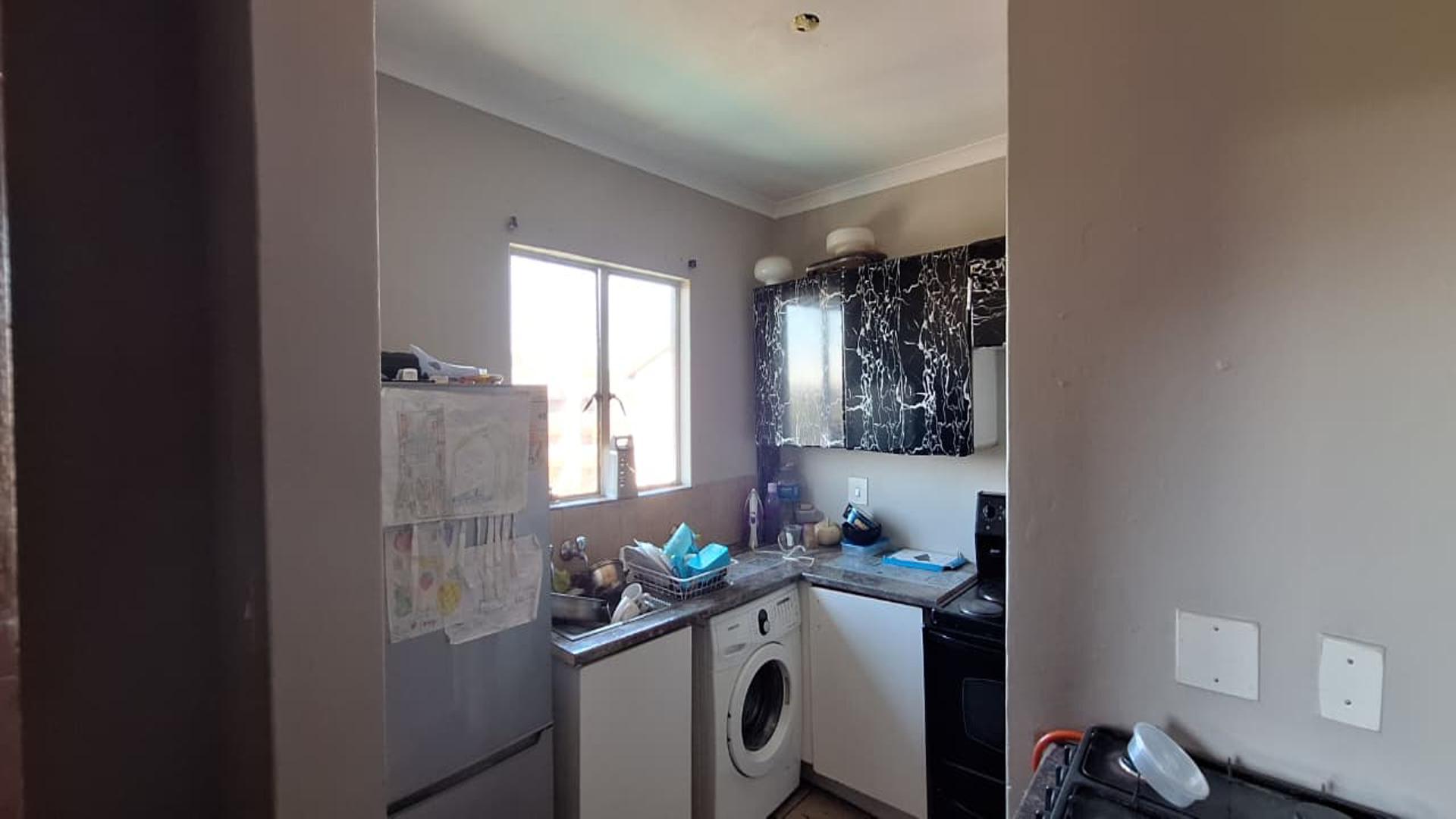 Kitchen - 7 square meters of property in Benoni