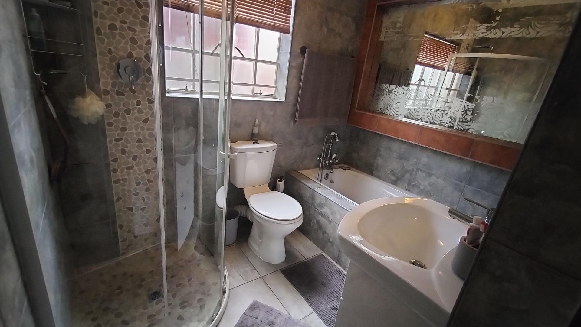 Bathroom 2 of property in Union