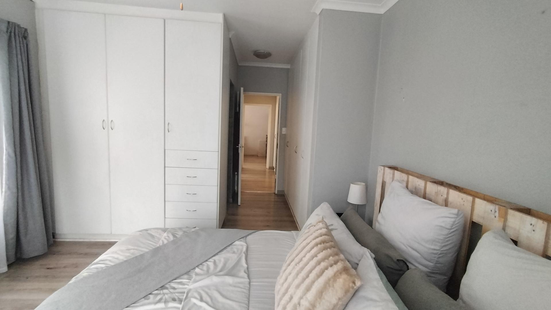 Bed Room 1 - 12 square meters of property in Union