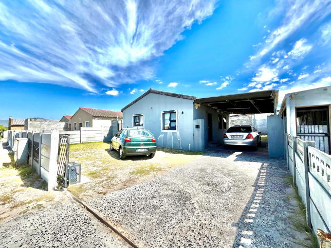 2 Bedroom House for Sale and to Rent For Sale in Pelikan Park - MR669635