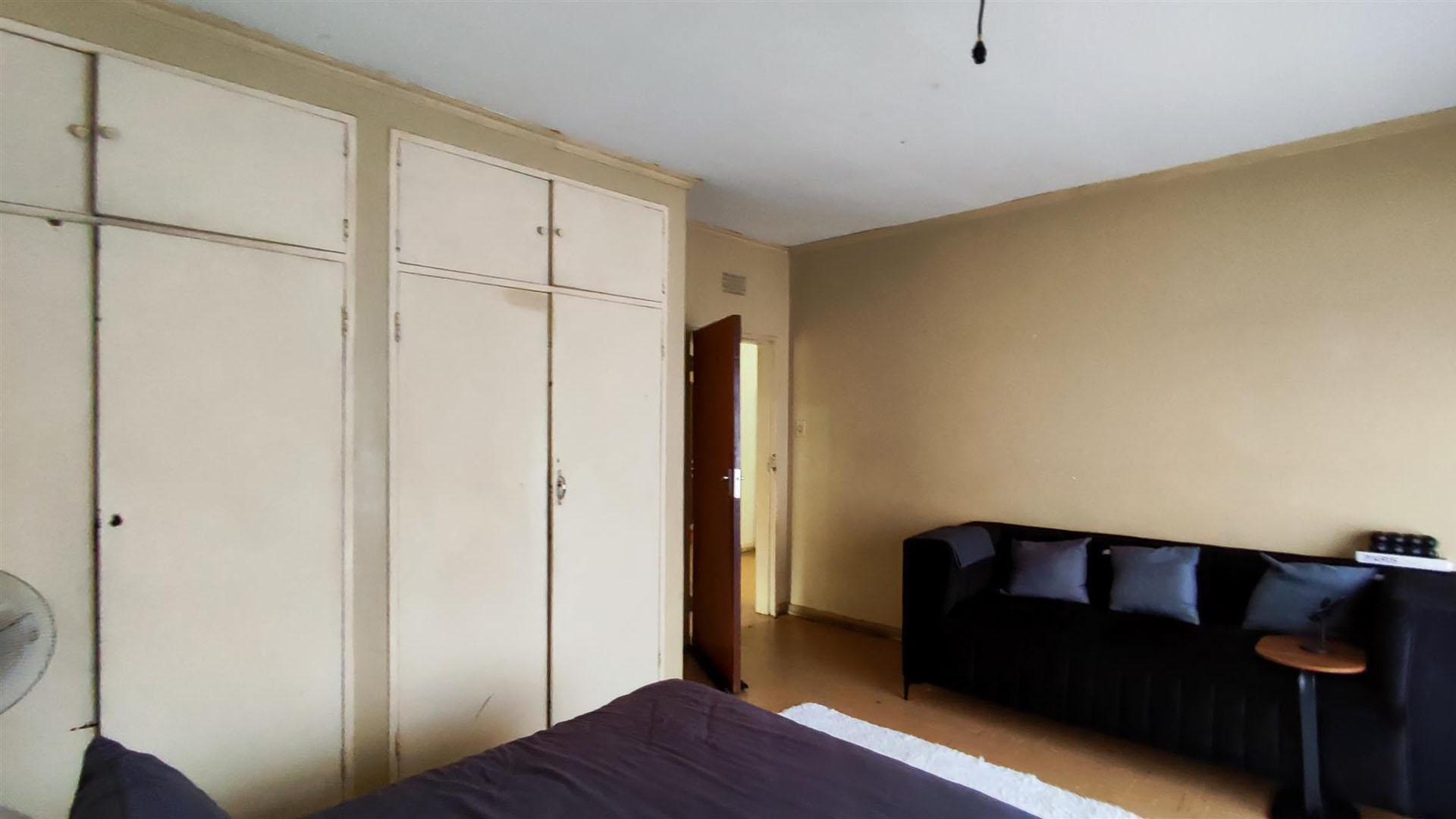 Bed Room 1 - 22 square meters of property in Kempton Park