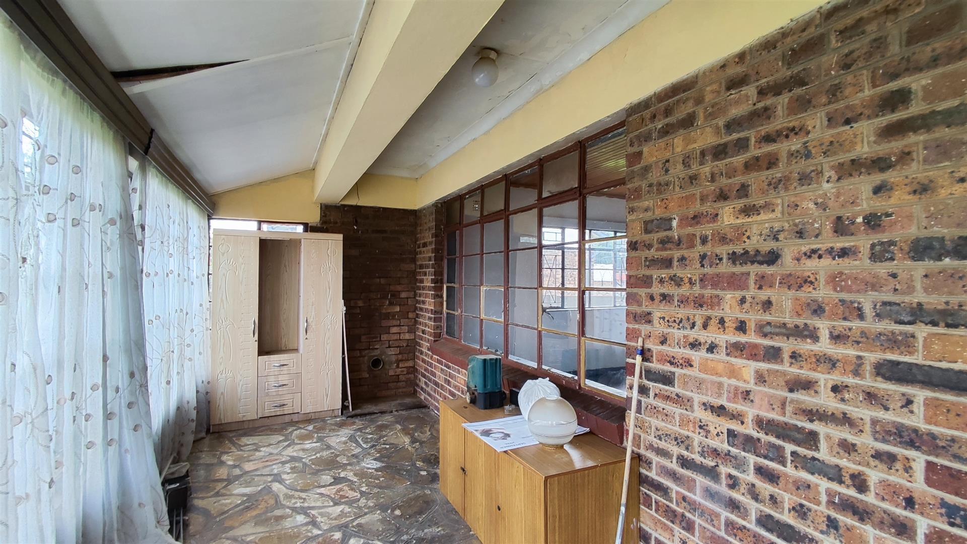 Rooms - 16 square meters of property in Paul Krugersoord