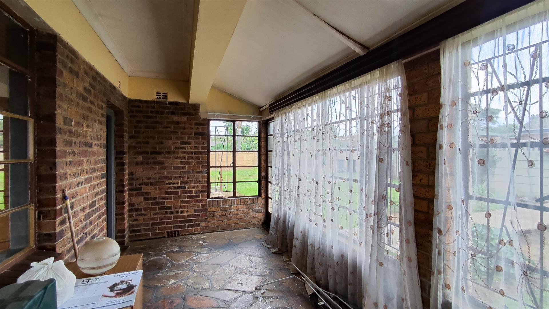 Rooms - 16 square meters of property in Paul Krugersoord