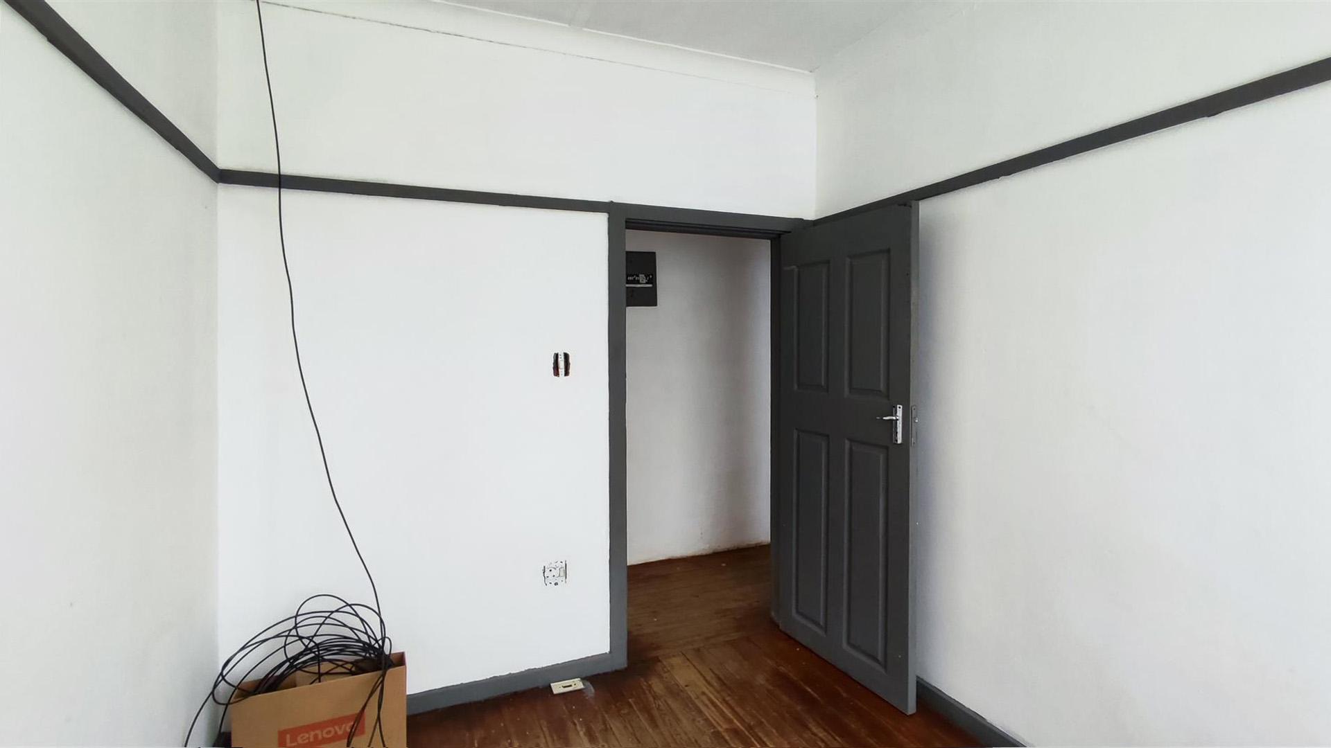 Bed Room 2 - 11 square meters of property in Paul Krugersoord