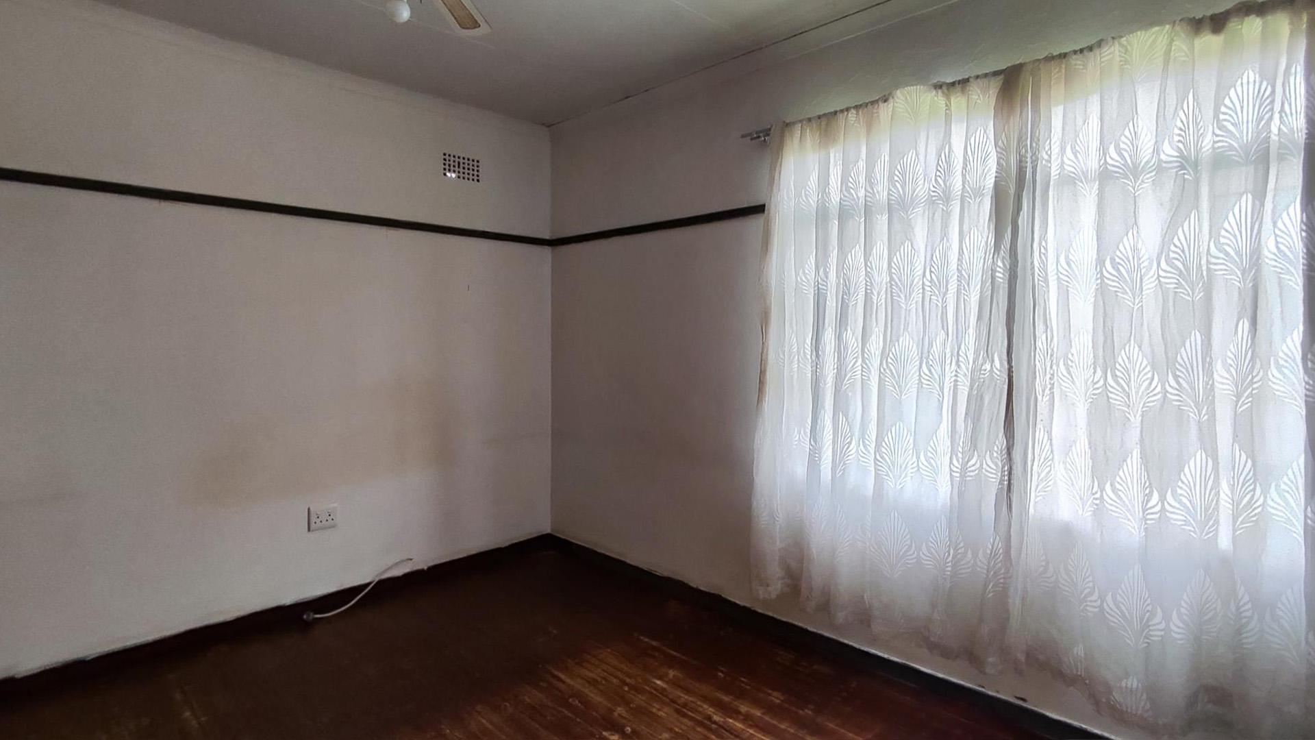 Bed Room 3 - 16 square meters of property in Paul Krugersoord