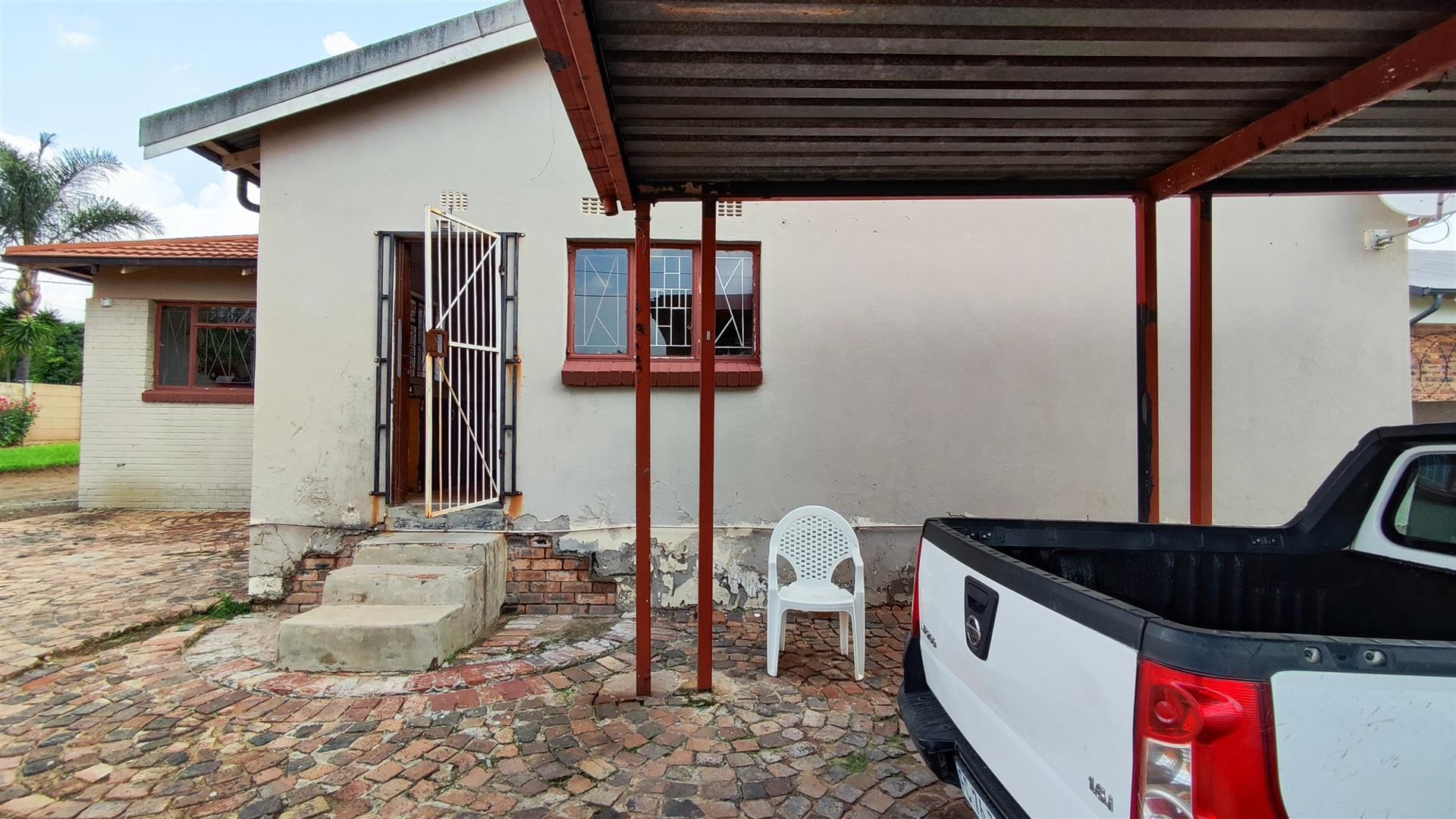 Backyard of property in Paul Krugersoord