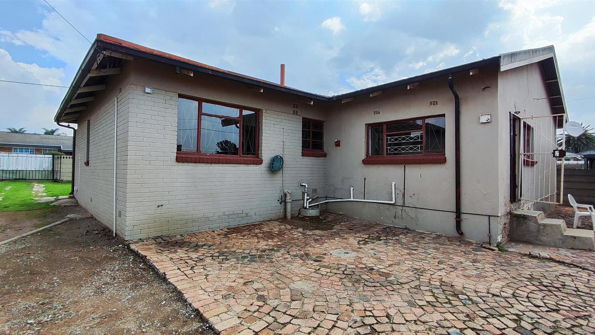 Backyard of property in Paul Krugersoord