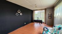 Lounges - 29 square meters of property in Boksburg