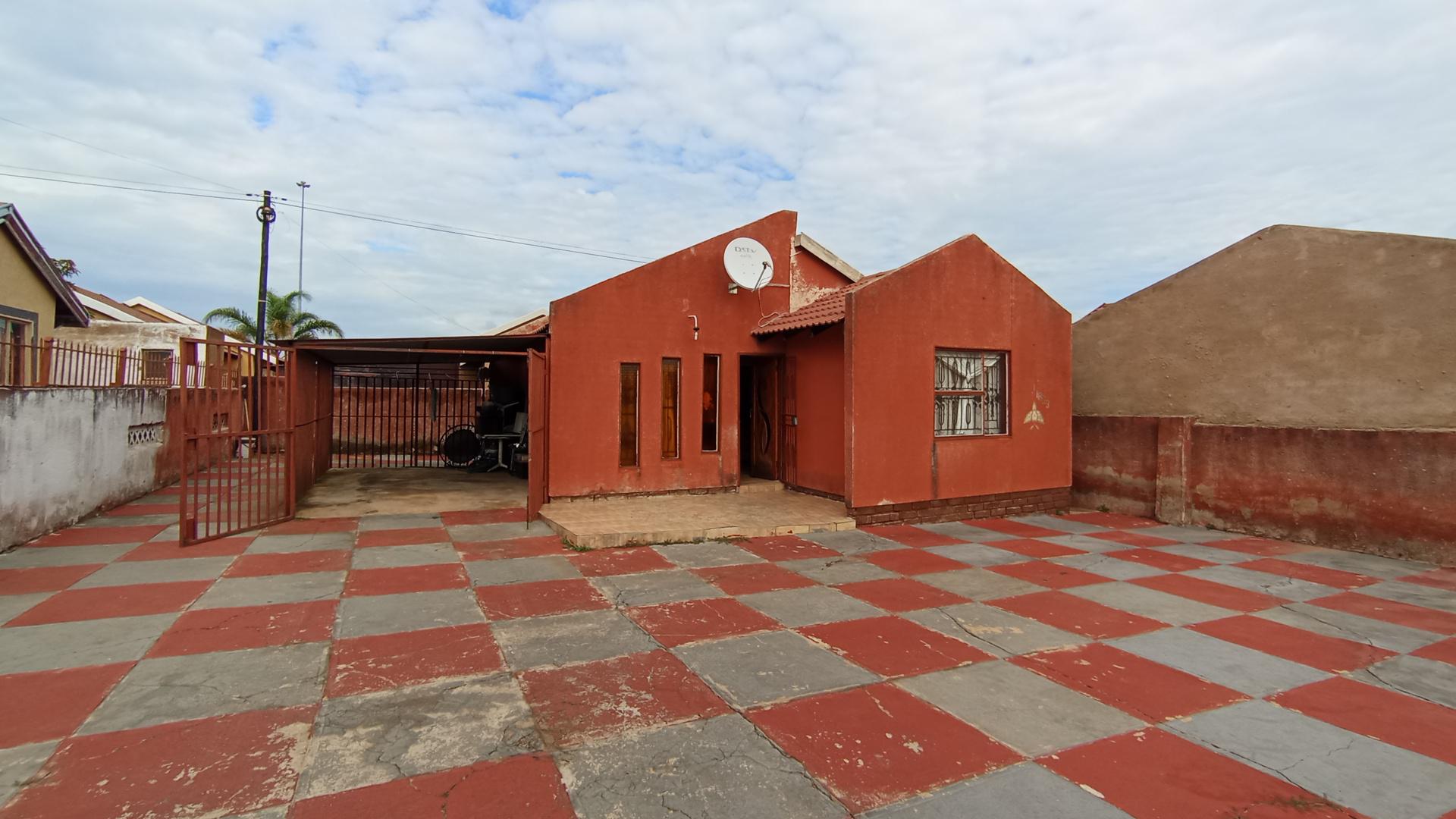 Front View of property in Mabopane