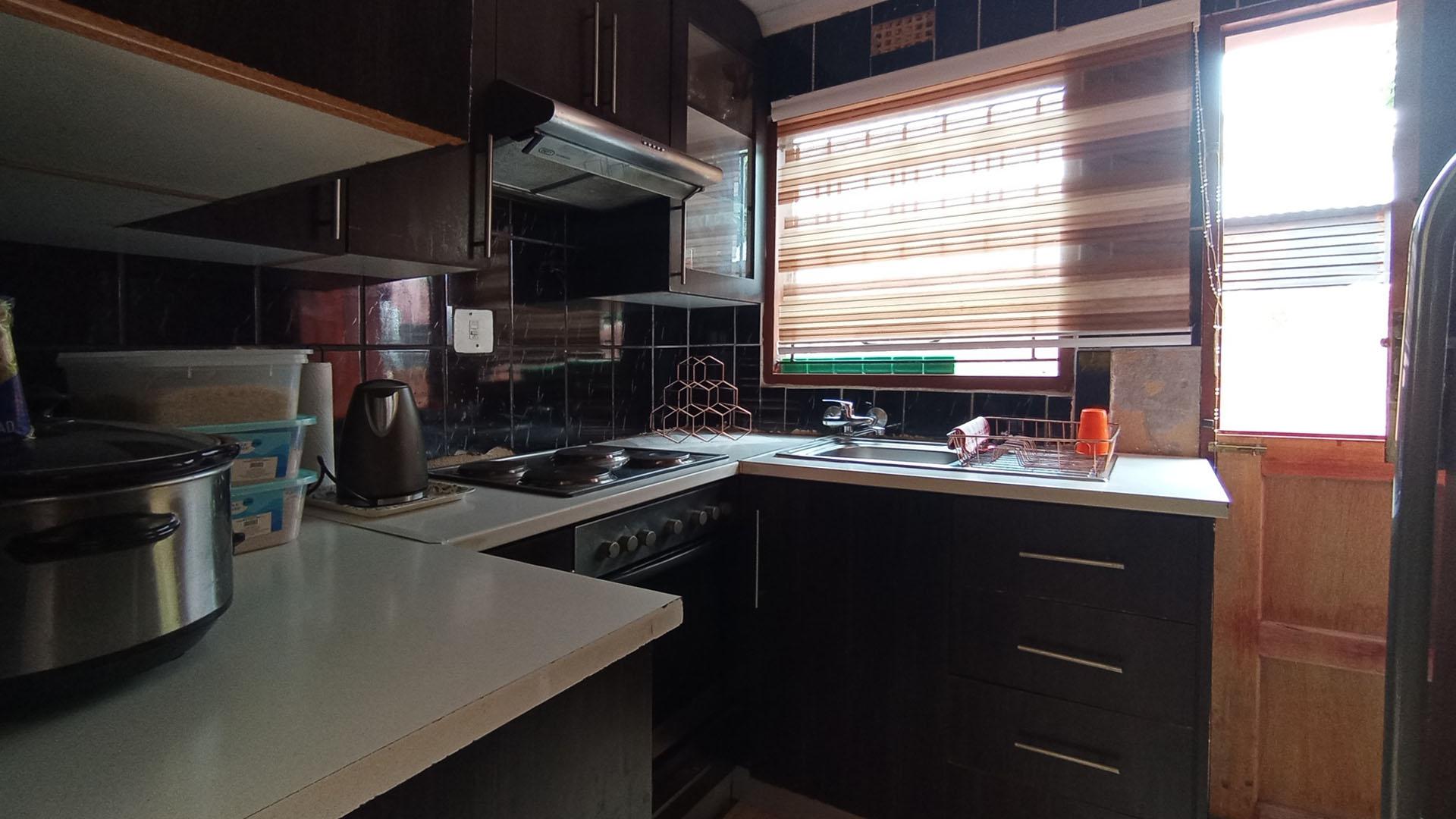 Kitchen - 6 square meters of property in Mabopane