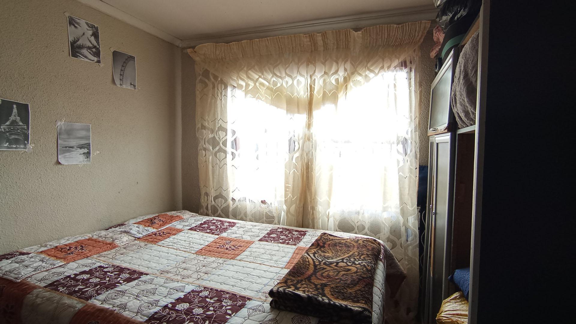 Bed Room 2 - 9 square meters of property in Mabopane