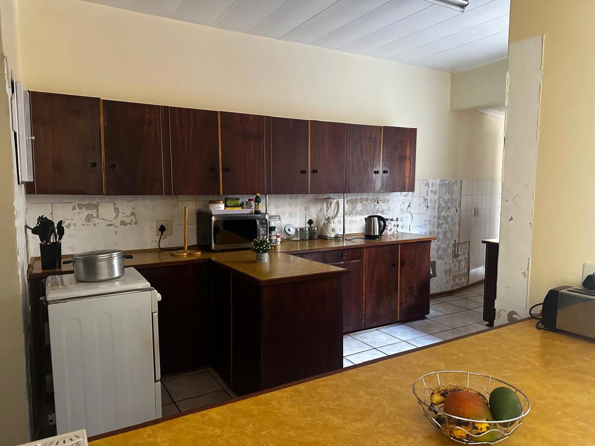Kitchen of property in Arboretum