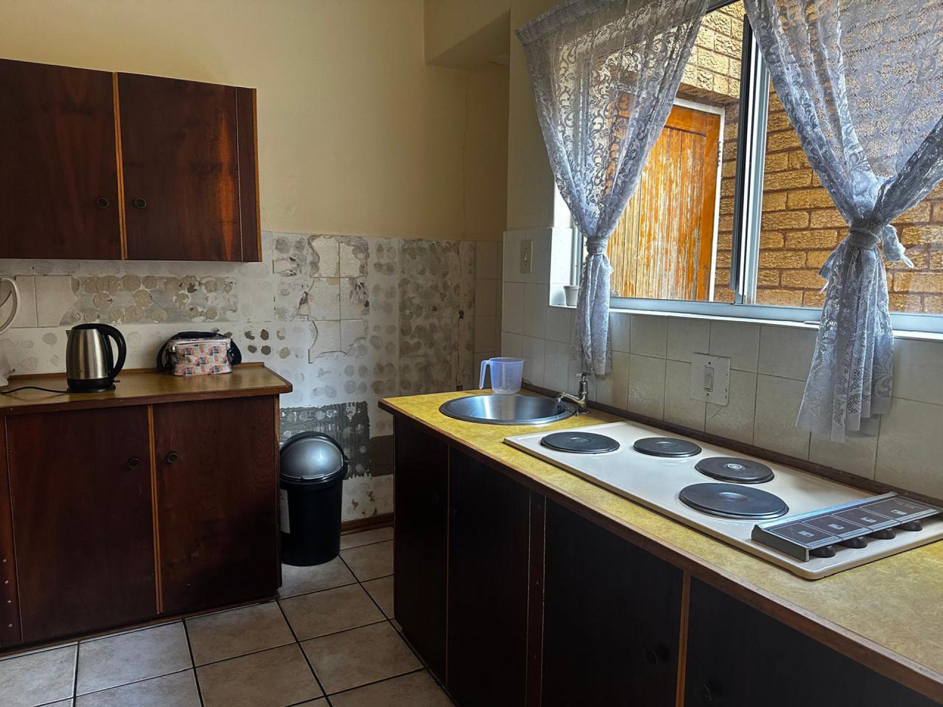 Kitchen of property in Arboretum