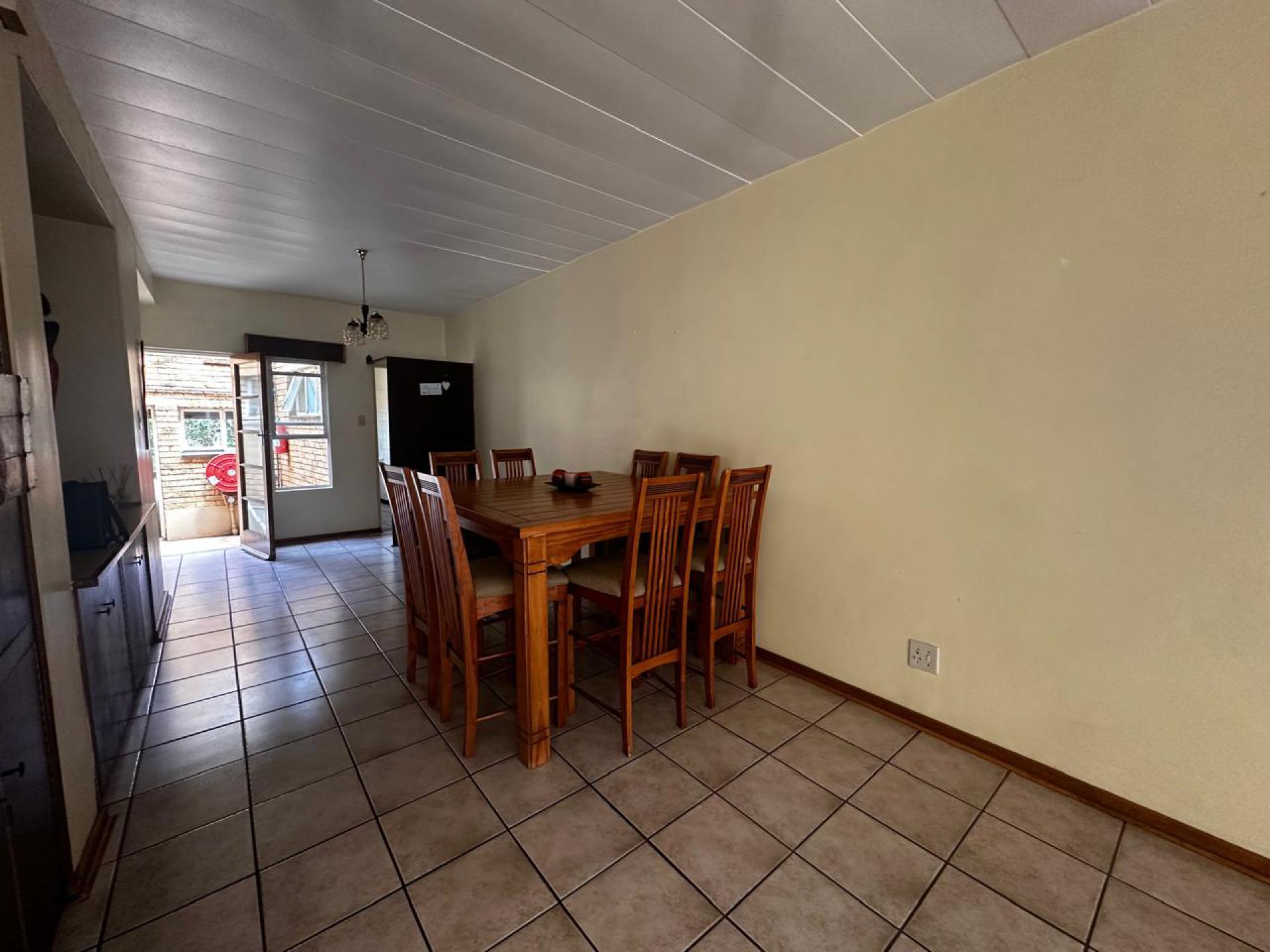 Dining Room of property in Arboretum