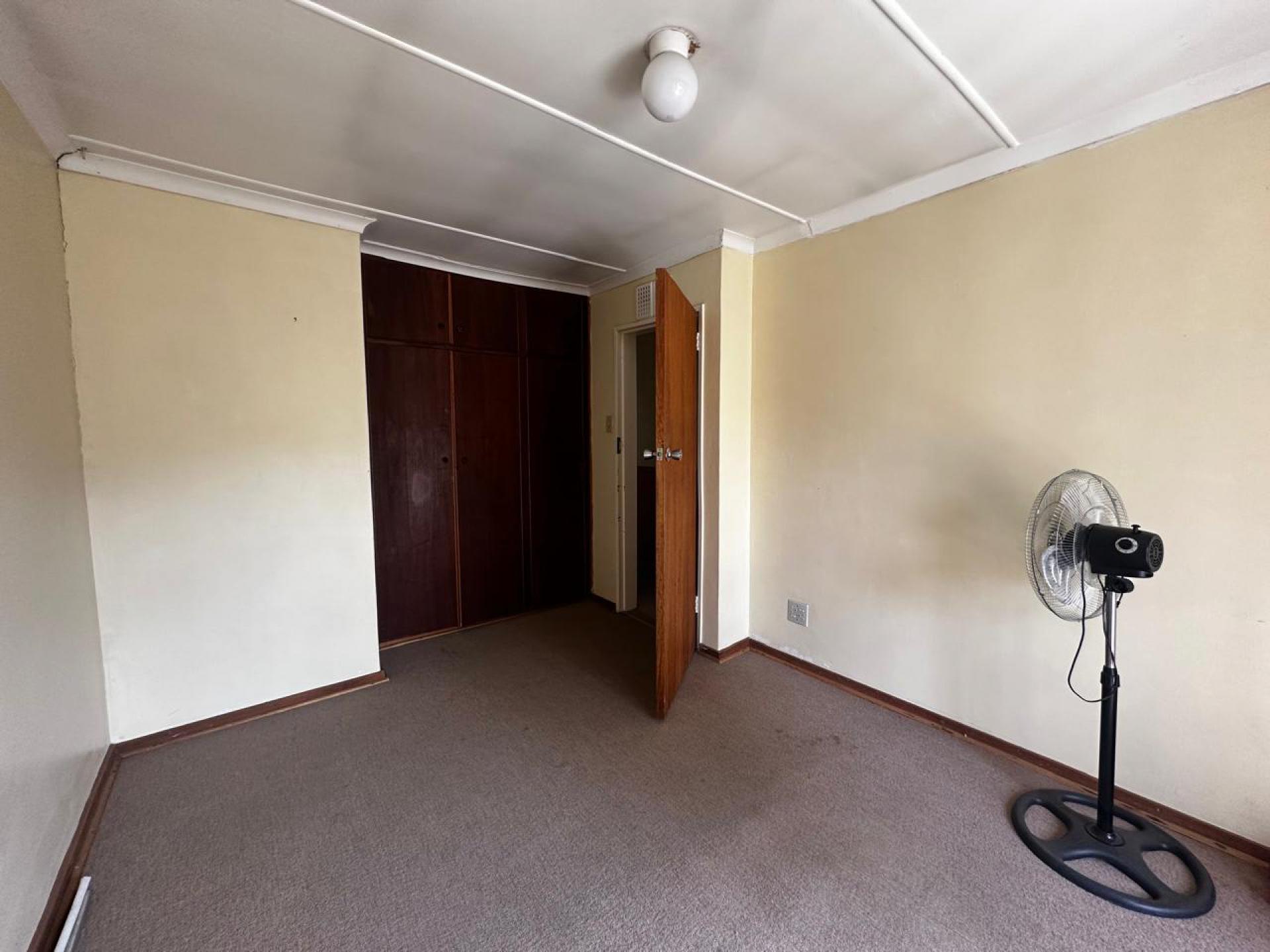 Bed Room 1 of property in Arboretum