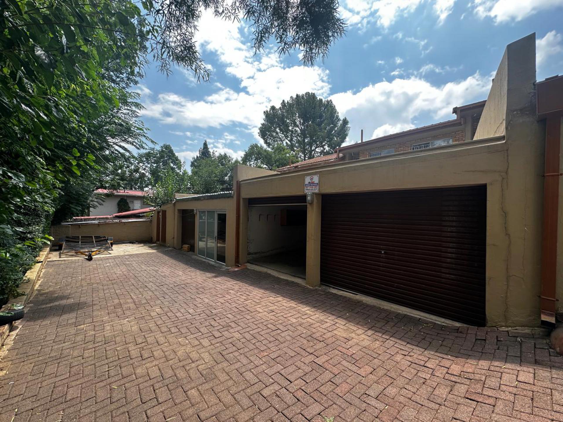 Front View of property in Arboretum