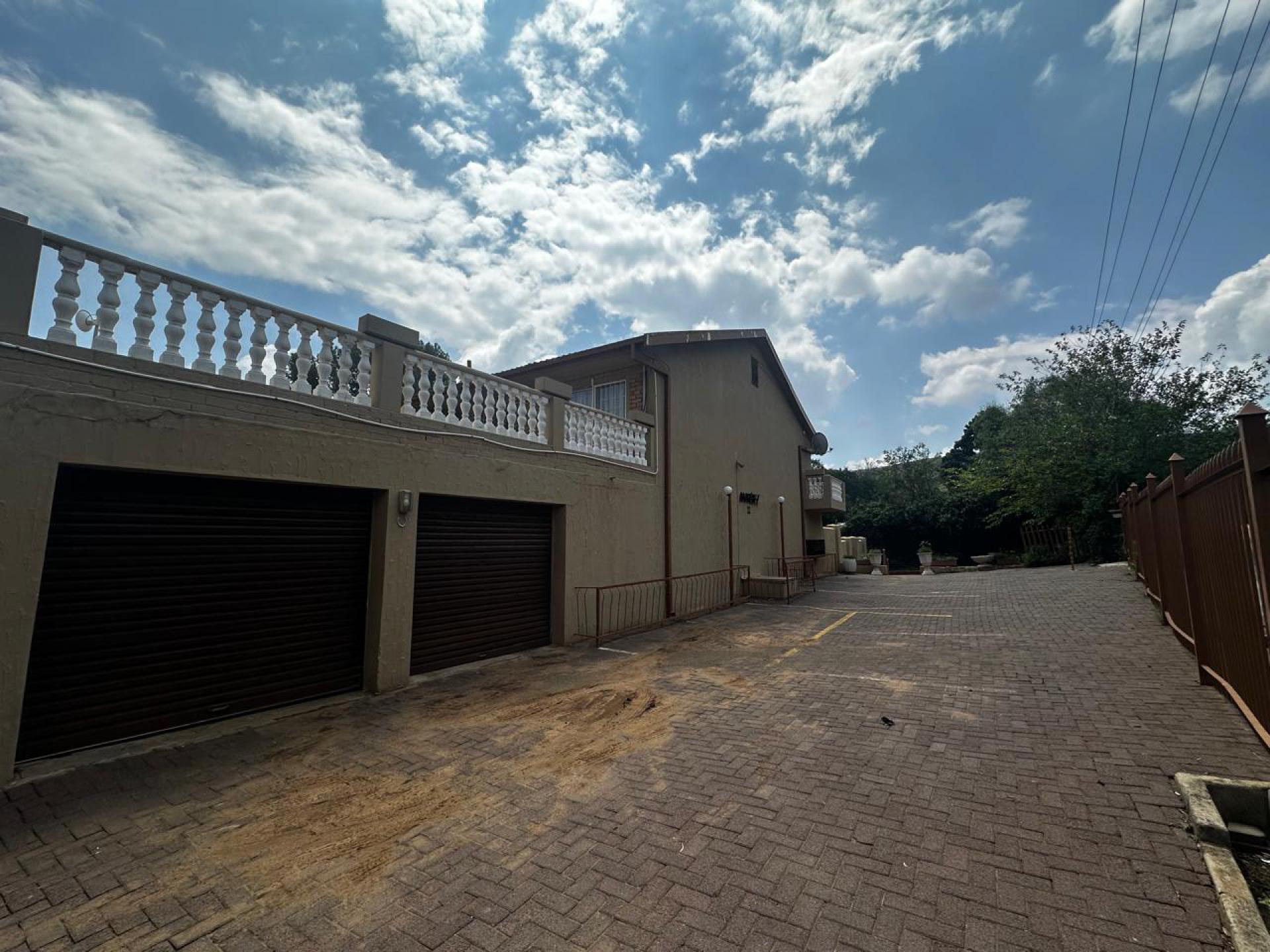 Front View of property in Arboretum