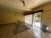 Lounges of property in Arboretum