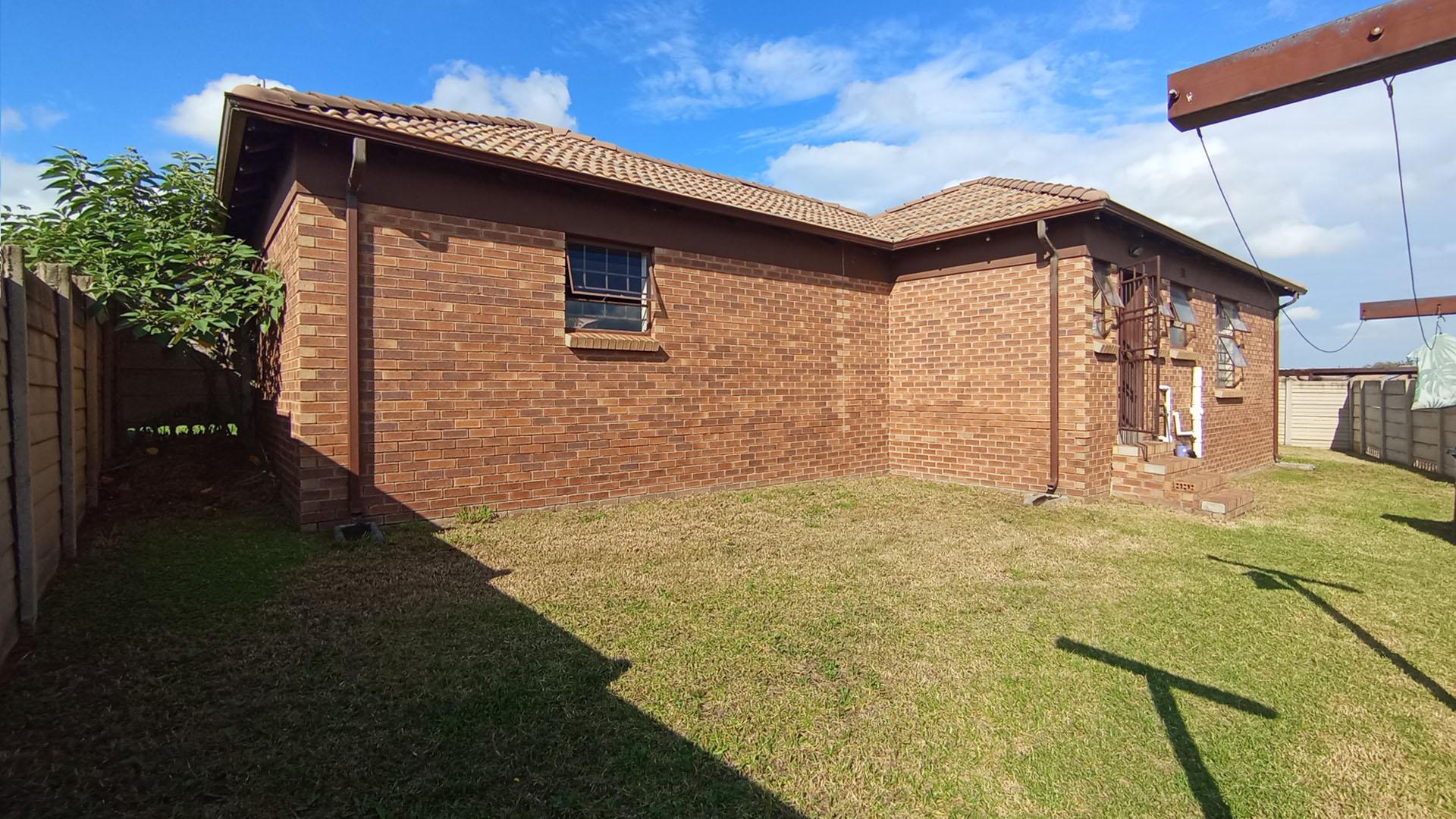 Backyard of property in Olievenhoutbos