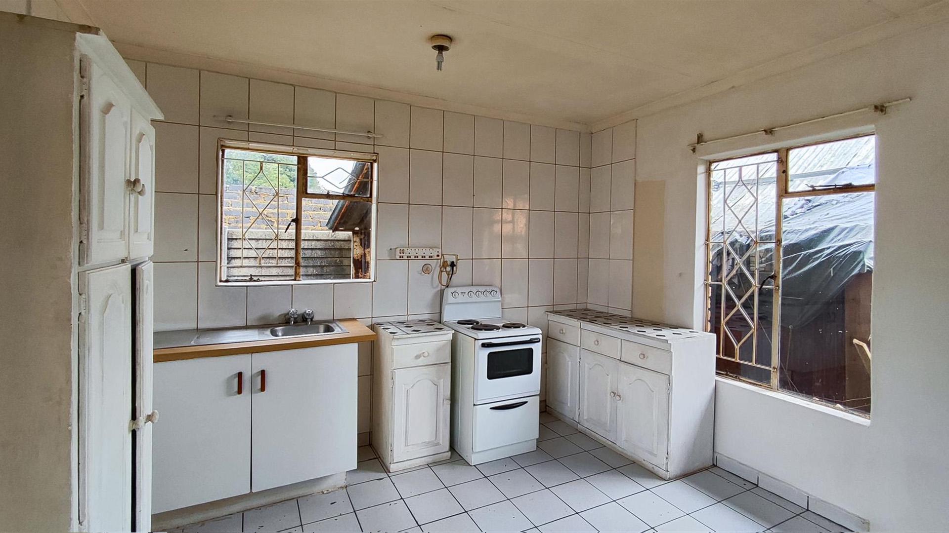 Kitchen - 15 square meters of property in Brakpan