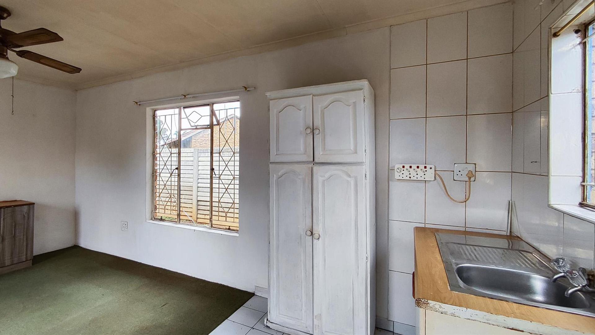 Kitchen - 15 square meters of property in Brakpan