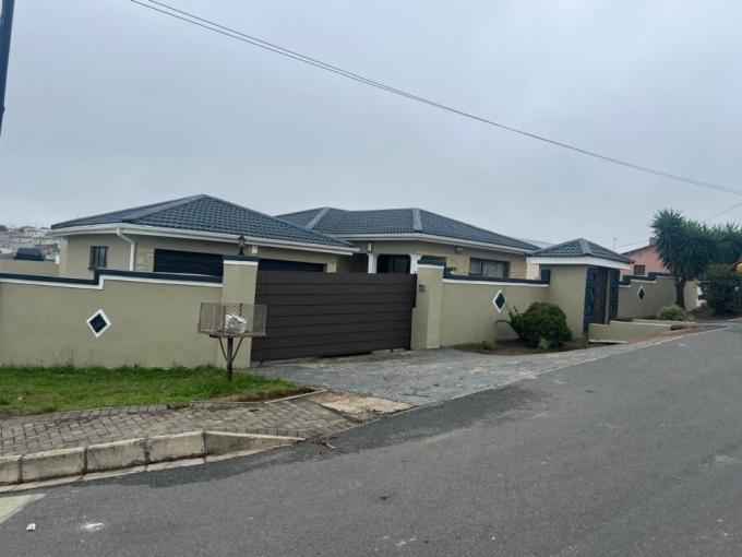 4 Bedroom House for Sale For Sale in Mdantsane - MR669716