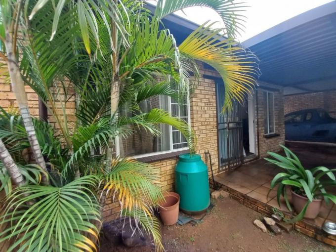 2 Bedroom Simplex for Sale For Sale in Safarituine - MR669724