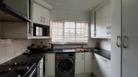 Kitchen - 10 square meters of property in Bedfordview