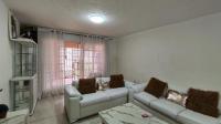 Lounges - 15 square meters of property in Bedfordview