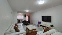 Lounges - 15 square meters of property in Bedfordview