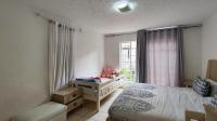 Bed Room 2 - 22 square meters of property in Bedfordview