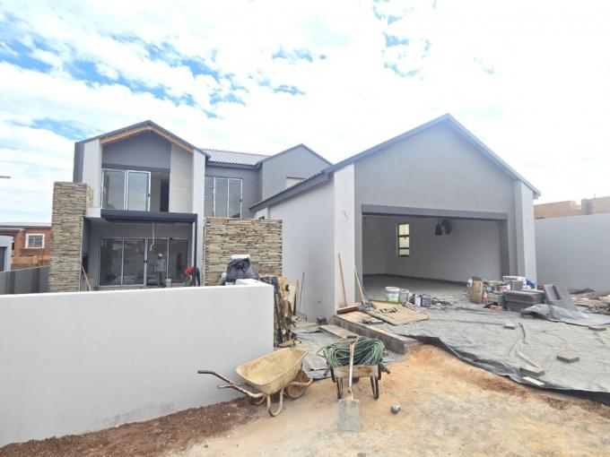 5 Bedroom House for Sale For Sale in Midrand - MR669753