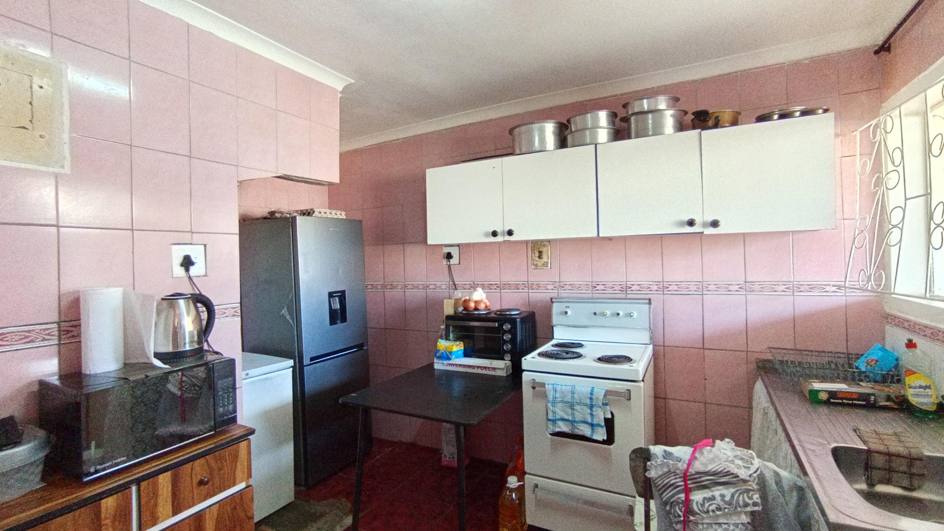 Kitchen - 10 square meters of property in Rockford