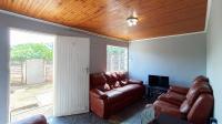 Lounges - 15 square meters of property in Rockford