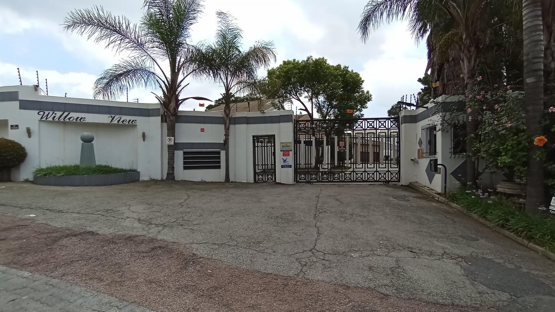 Front View of property in Corlett Gardens