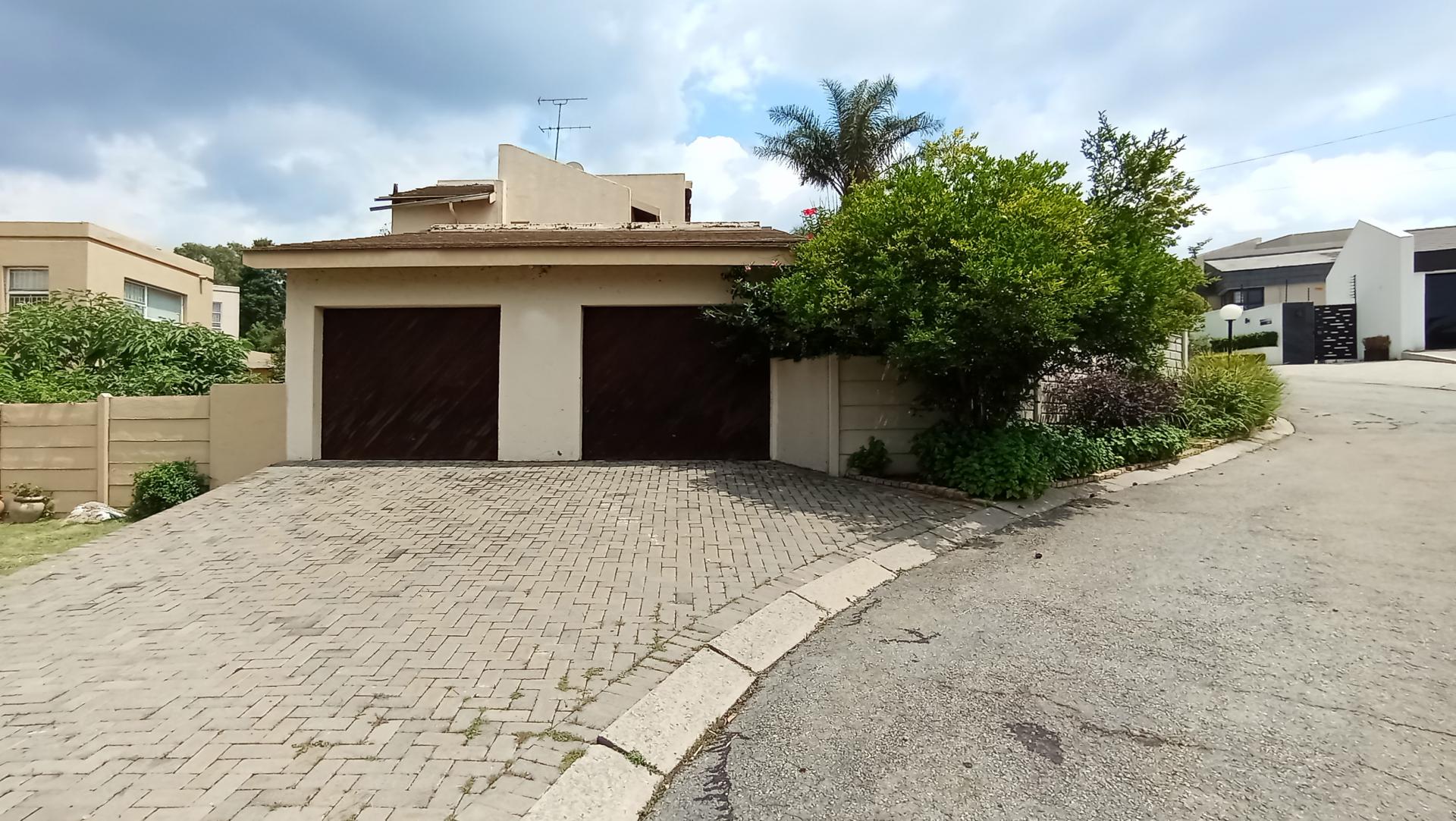 Front View of property in Corlett Gardens