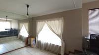 Dining Room - 12 square meters of property in Corlett Gardens
