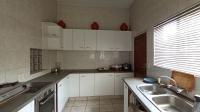 Kitchen - 12 square meters of property in Corlett Gardens