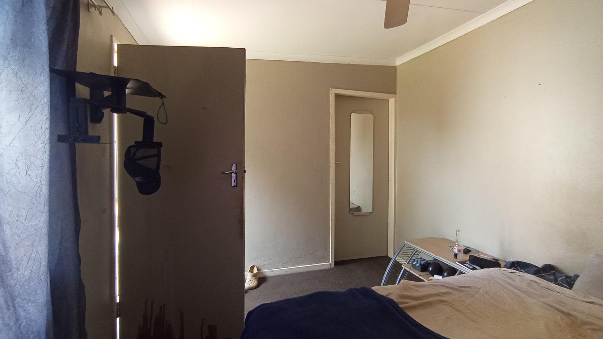 Bed Room 4 - 13 square meters of property in Sinoville