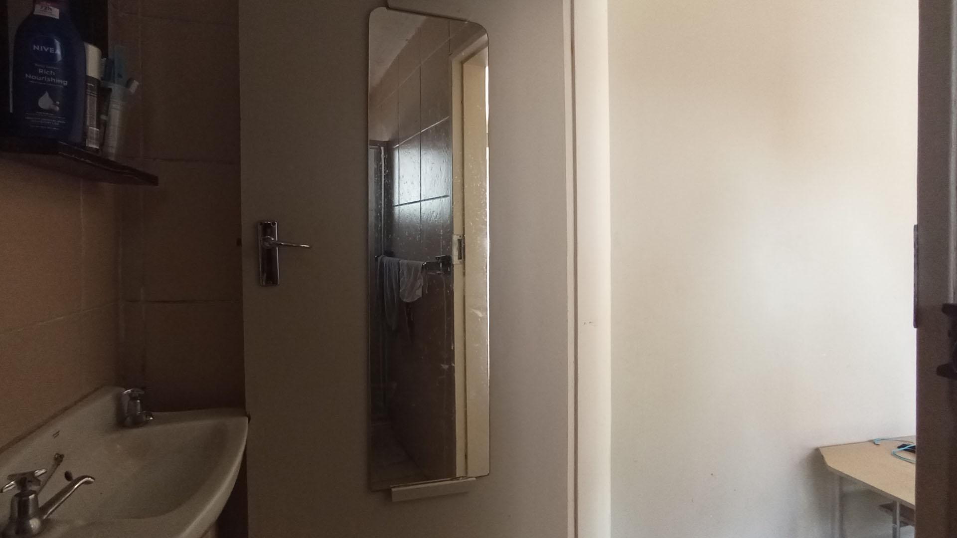 Bathroom 3+ - 4 square meters of property in Sinoville