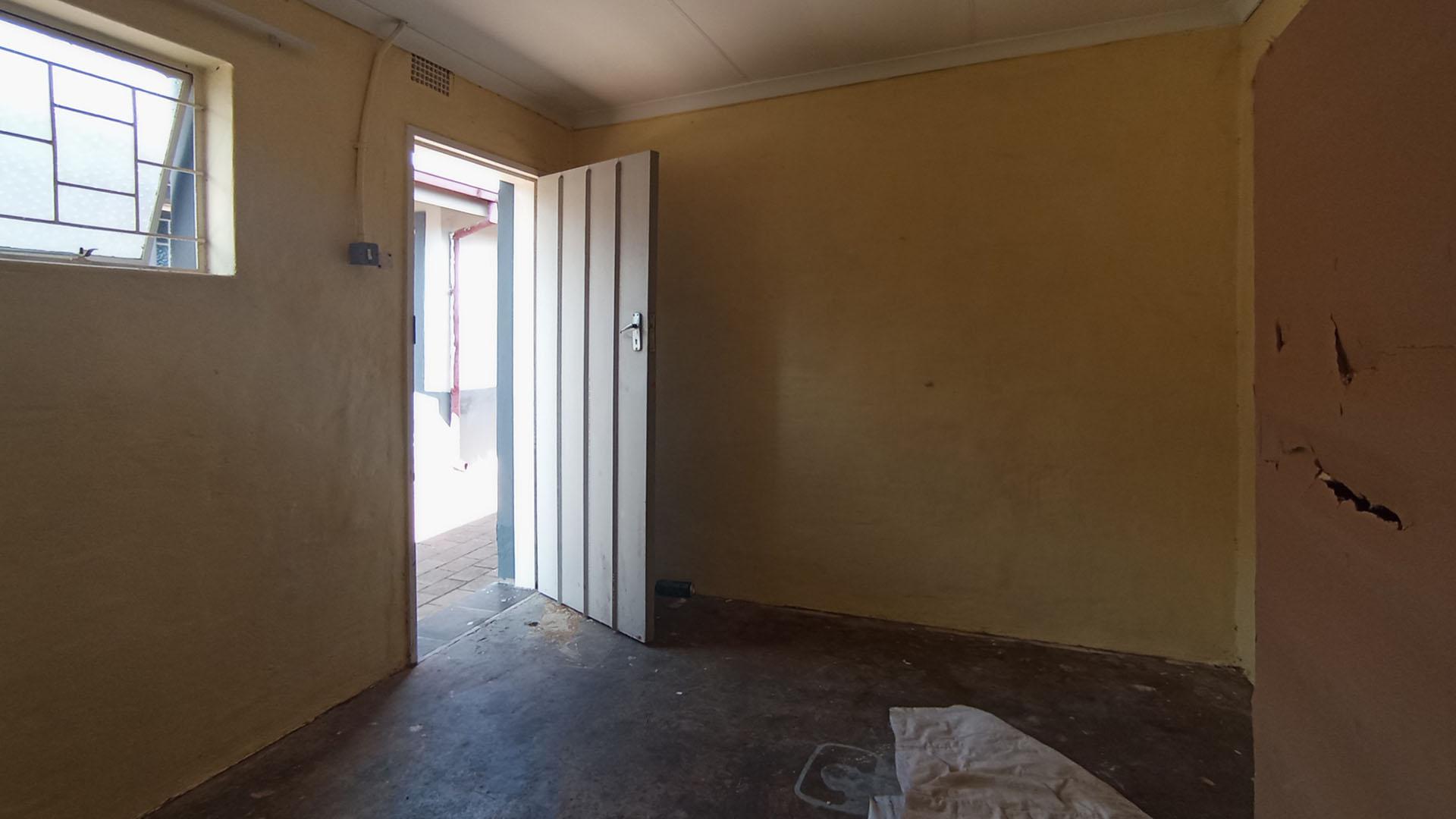 Store Room - 8 square meters of property in Sinoville